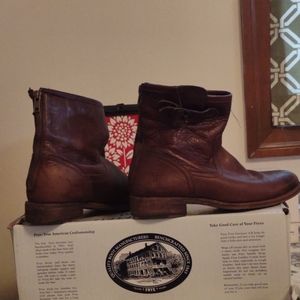 Frye Pippa boots/ booties dark brown 5.5
